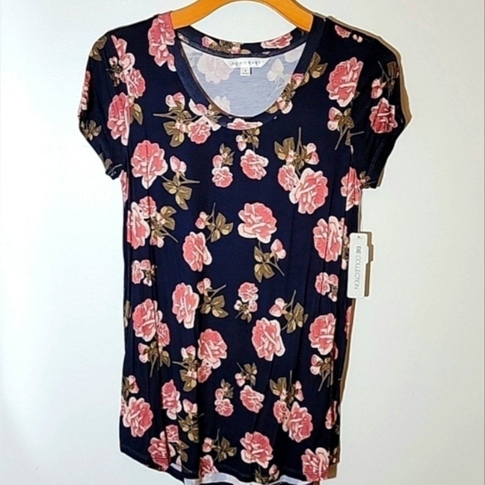 DownEast DE Collection Anytime Tee small floral soft Short Sleeve Navy